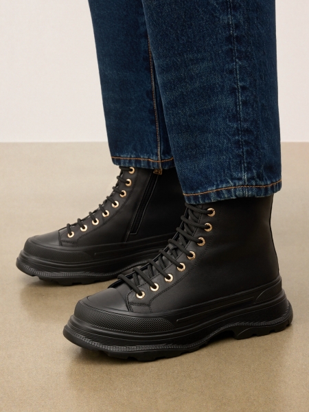 Czarne trzewiki na sportowej podeszwie ENOLA