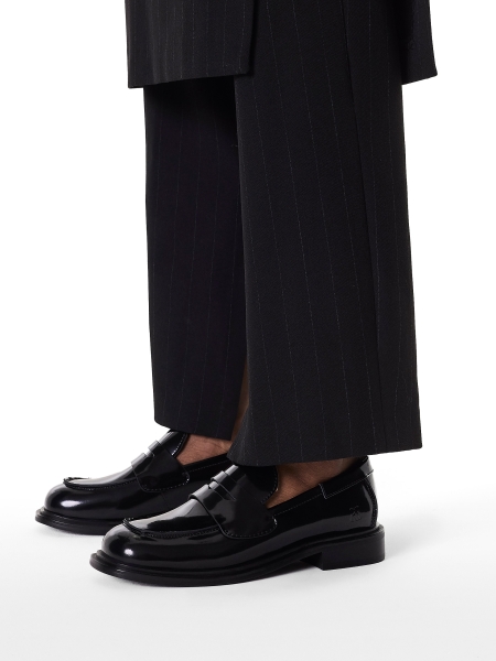 Lakierowane półbuty z przeszyciem na przodzie KS MOUND