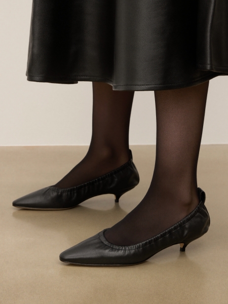 Czarne czółenka z marszczoną cholewką KS LUCIENNE