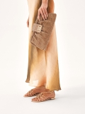 Beżowe płaskie sandały japonki MADDIE