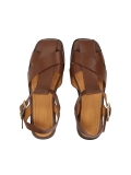 Brązowe sandały z paskiem na przodzie MANORI