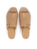 Beżowe zabudowane klapki na obcasie SAGE