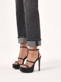 Czarne sandały na obcasie i platformie NOEMI