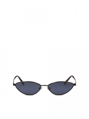 Czarne okulary przeciwsłoneczne 