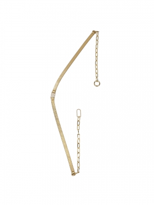 Złoty pasek z łańcuchem i monogramem