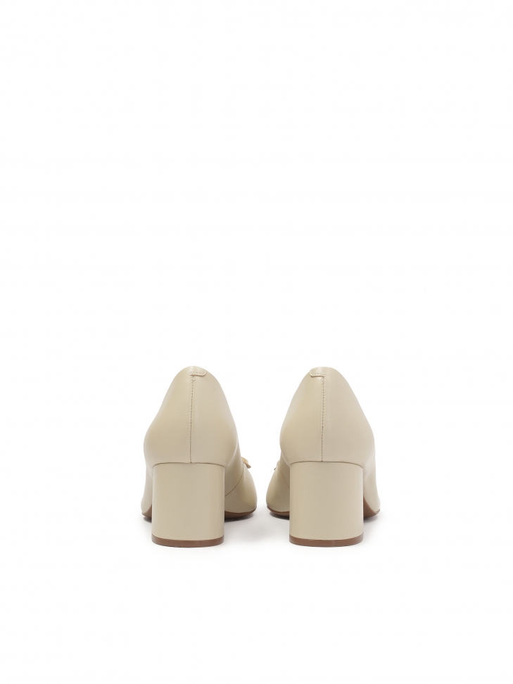 Kremowe czółenka z komfortową wkładką GAURA