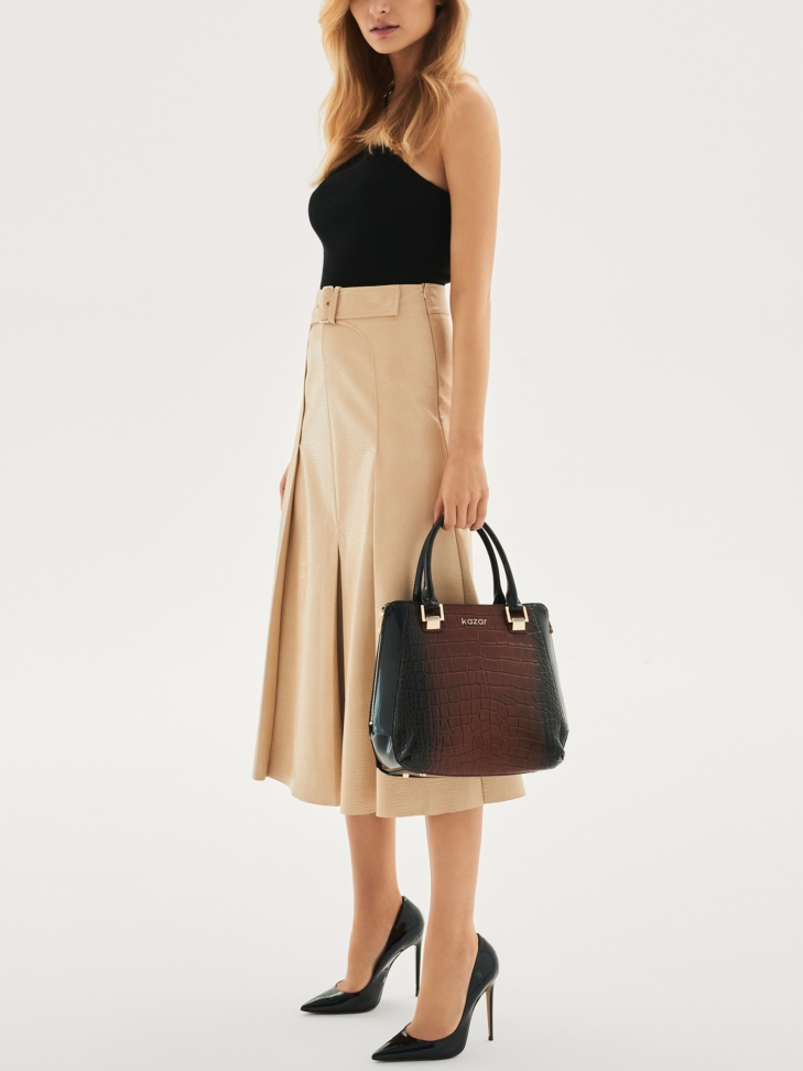 Połyskujące czarne czółenka z lakierowanej skóry NEW LUCIANA