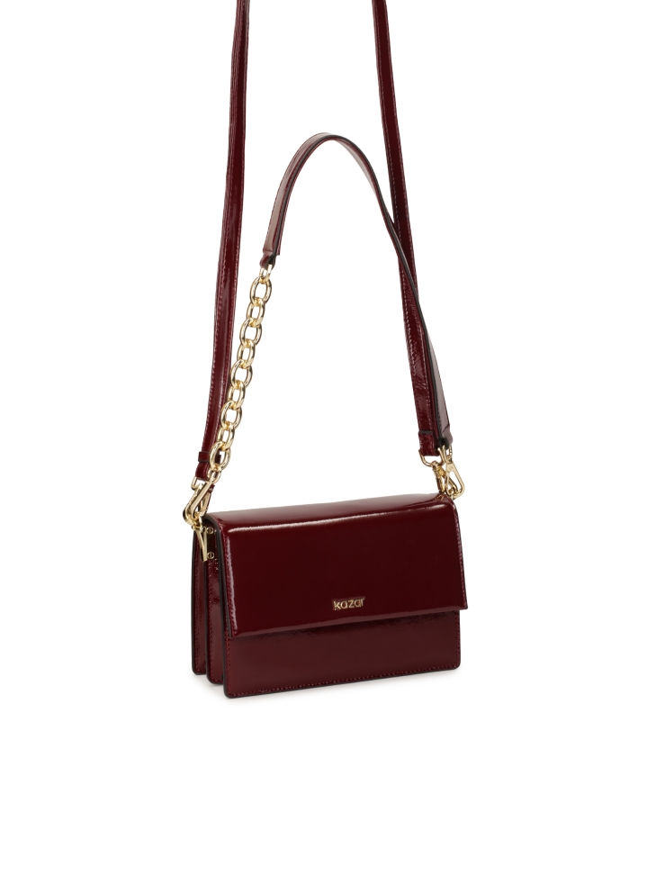 Bordowa torebka z klapą i paskiem z łańcuchem JONNA 