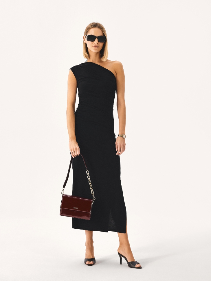 Bordowa torebka z klapą i paskiem z łańcuchem JONNA 