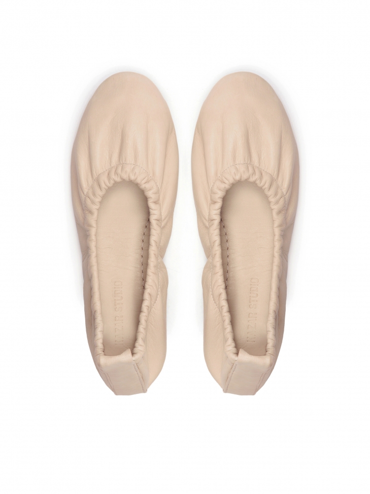 Skórzane beżowe baleriny z gumką na cholewce MAGALIE