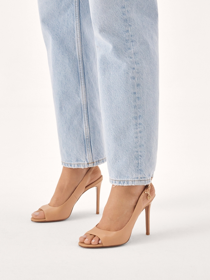 Skórzane sandały na obcasie z zakrytymi bokami AUDE