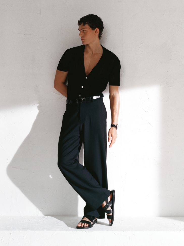 Skórzane czarne sandały z klamerką JOSE