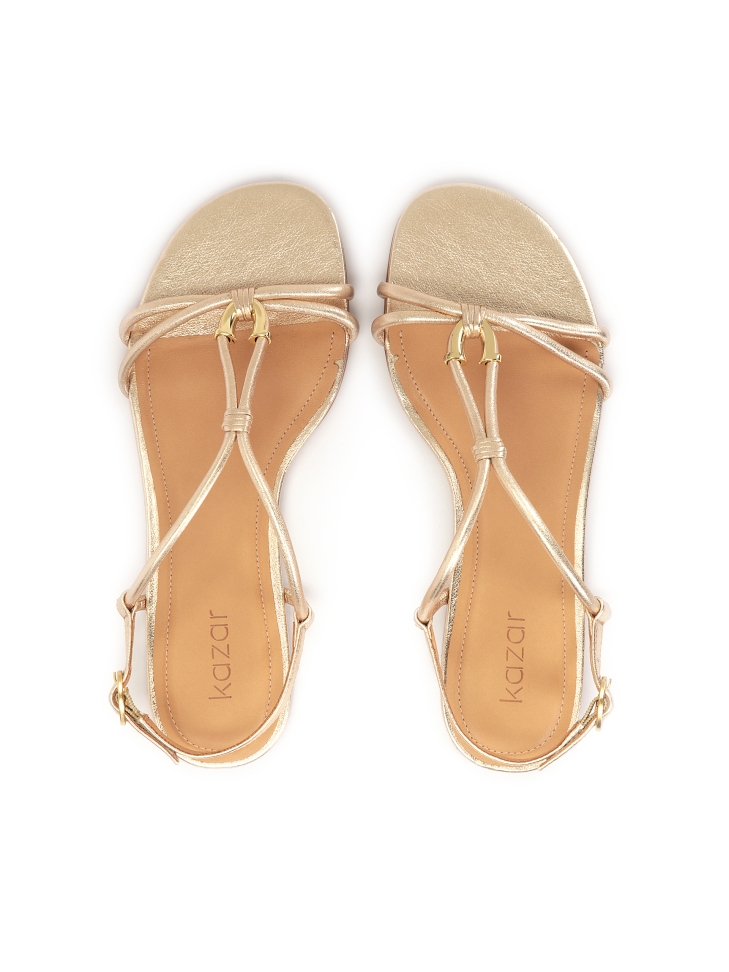 Komfortowe złote sandały z metalową ozdobą GERI