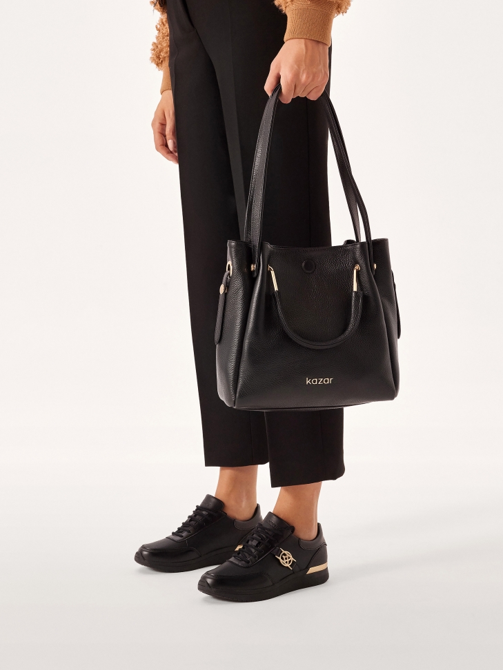 Czarne skórzane sneakersy zdobione złotymi elementami BAHIA