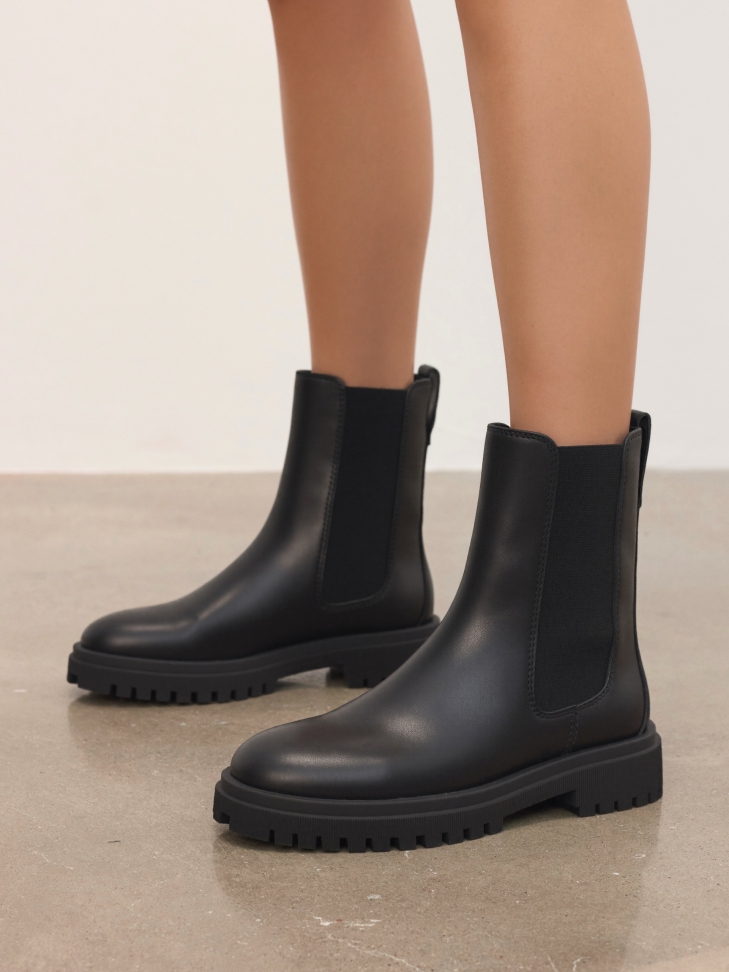 Skórzane botki typu chelsea boots MAILLE