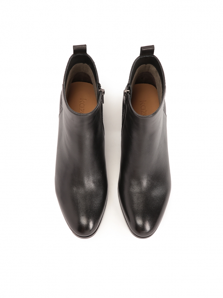 Botki zdobione tłoczonym wzorem LISLE