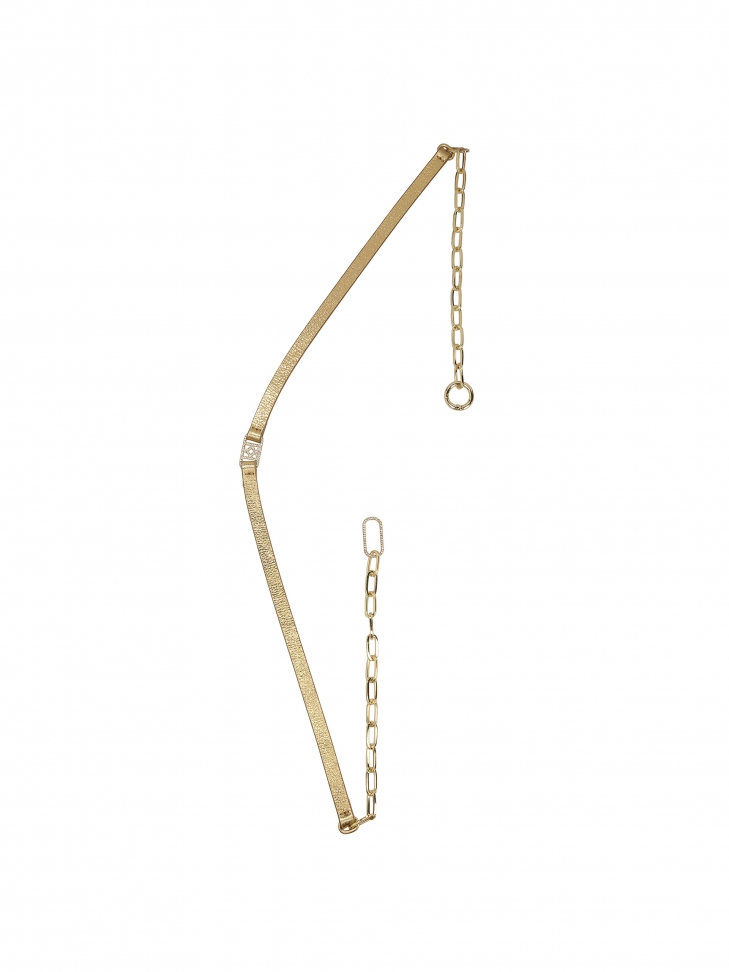 Złoty pasek z łańcuchem i monogramem AIKEN