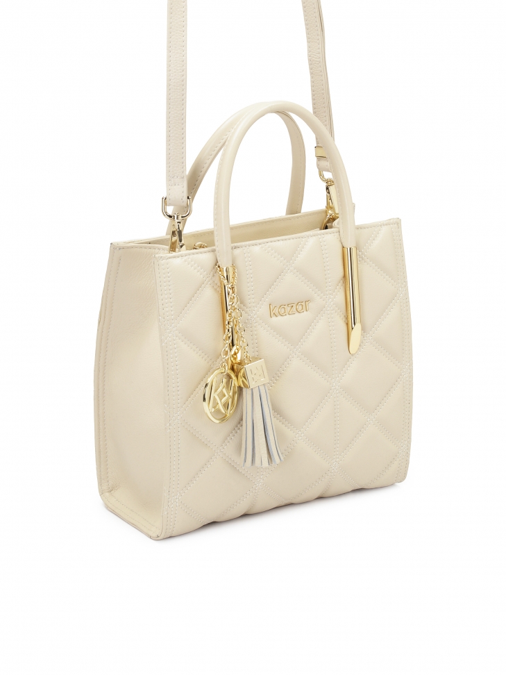 Elegancka torebka z dekoracyjnym brelokiem  LEXIE