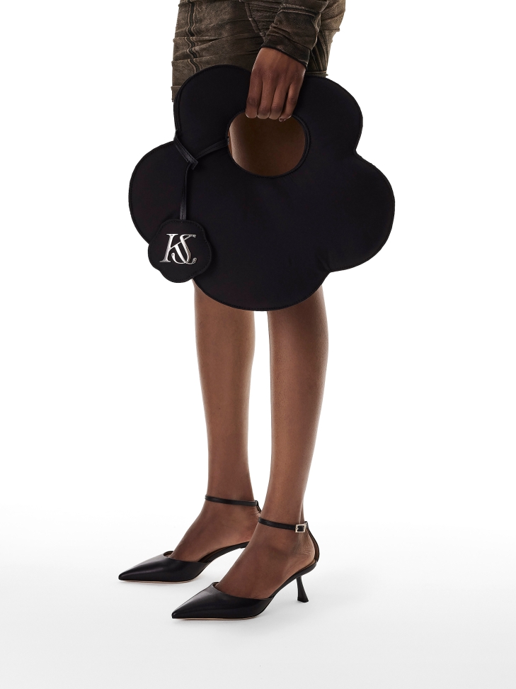 Czarne czółenka na obcasie z wyciętą cholewką FLARE