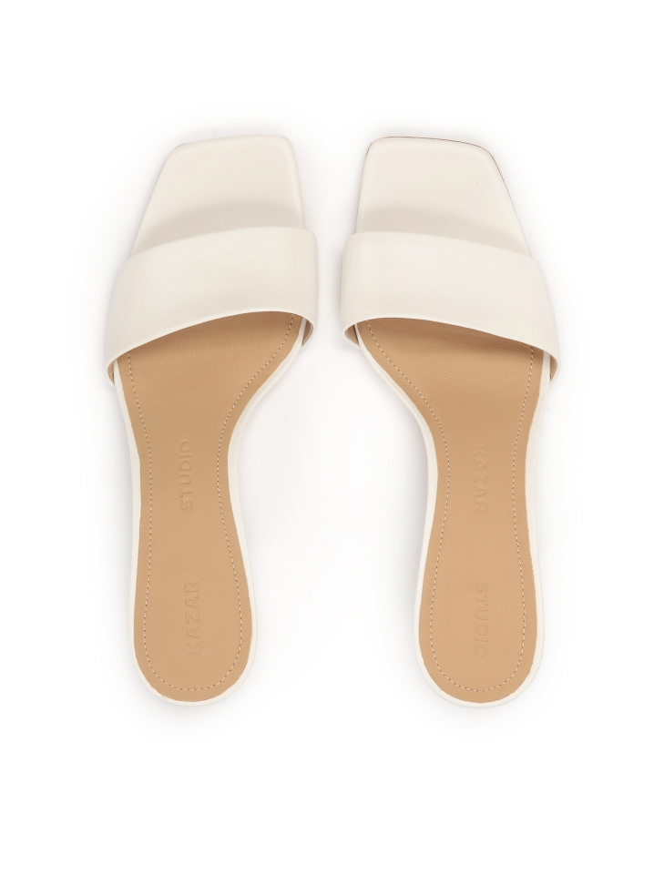 Białe minimalistyczne klapki na modnym obcasie ARUBA