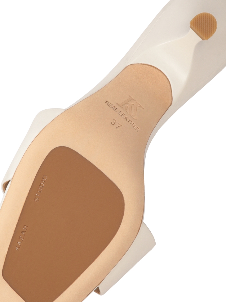 Białe minimalistyczne klapki na modnym obcasie ARUBA