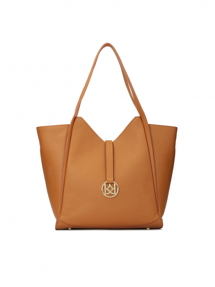 Jasnobrązowa torebka na ramię w kształcie trapezu REYNA