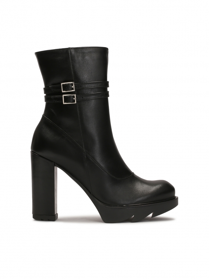 Czarne botki na słupku  BALIN