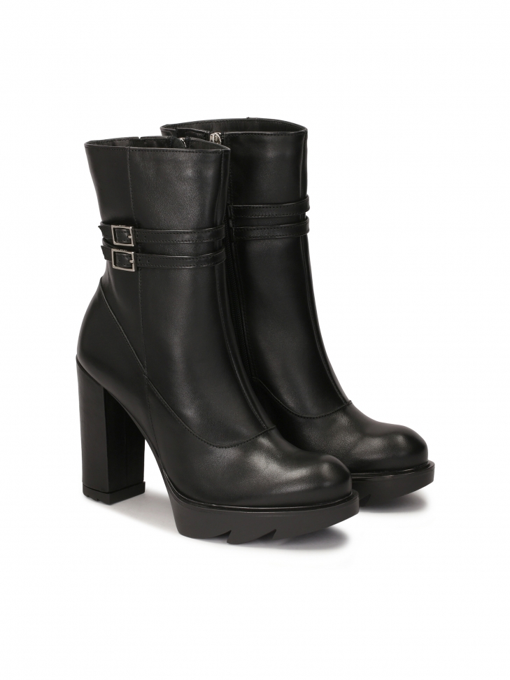 Czarne botki na słupku  BALIN