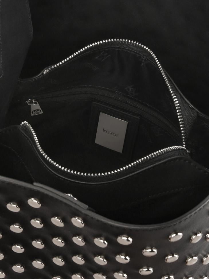 Czarna skórzana torebka zdobiona okrągłymi nitami LAURIE L