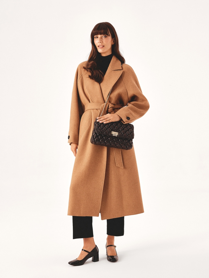 Miękka pikowana torebka w brązowym kolorze HALLIE