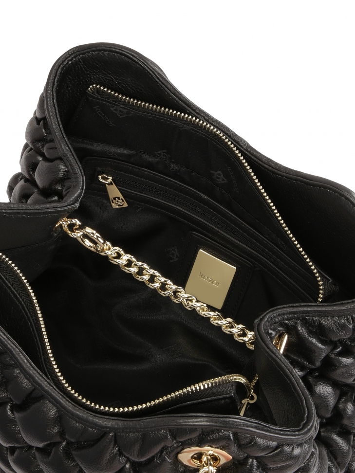 Czarna torebka w pikowany wzór z łańcuchami na ramię EVELA M