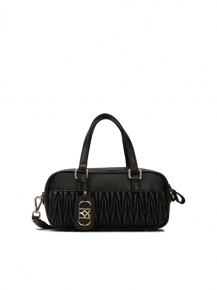 Czarna torebka o ciekawym kształcie OTTA