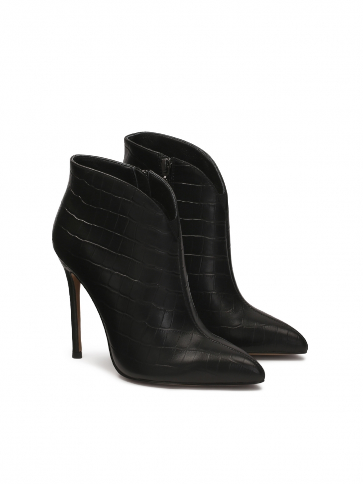 Niskie botki na smukłym obcasie DAYLINE