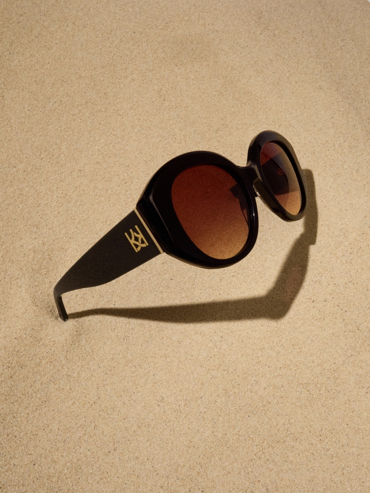 Okulary przeciwsłoneczne z szeroką ramką  MILANA