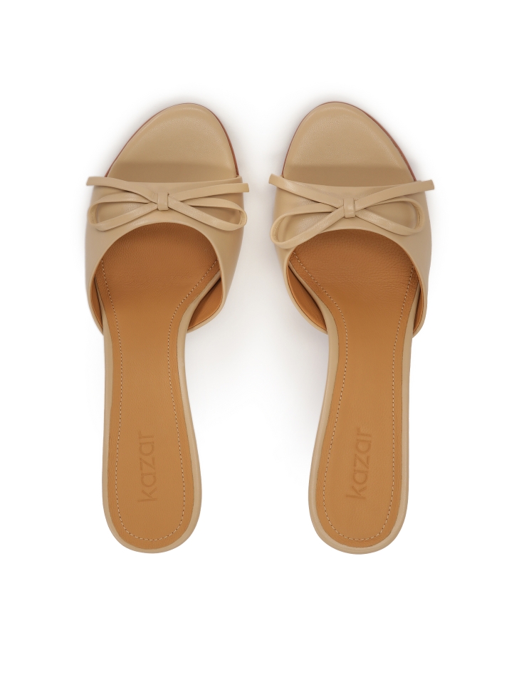 Beżowe klapki ze skórzaną kokardką  AUDE