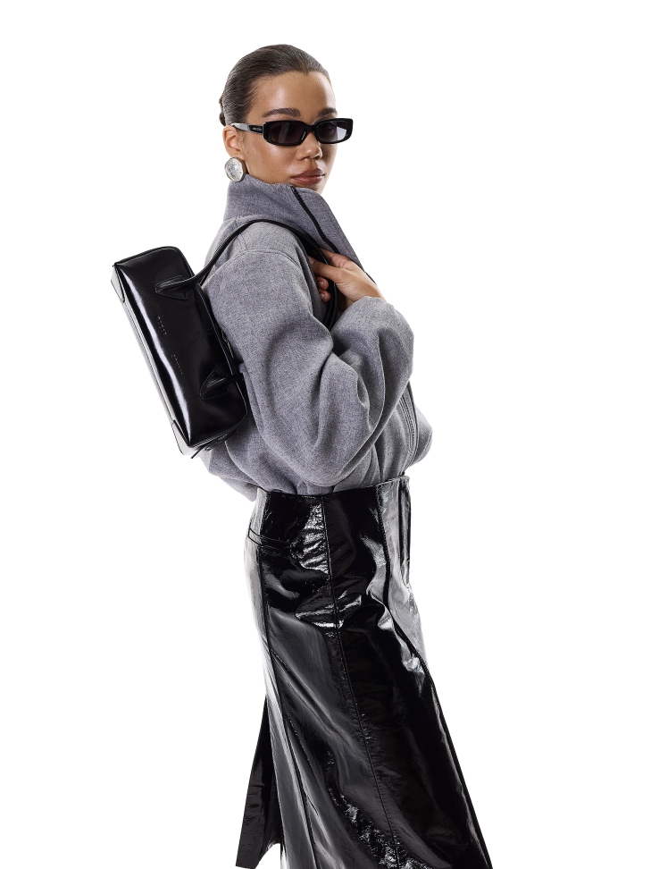 Czarna torebka na ramię o podłużnym kształcie  KS NOELIA