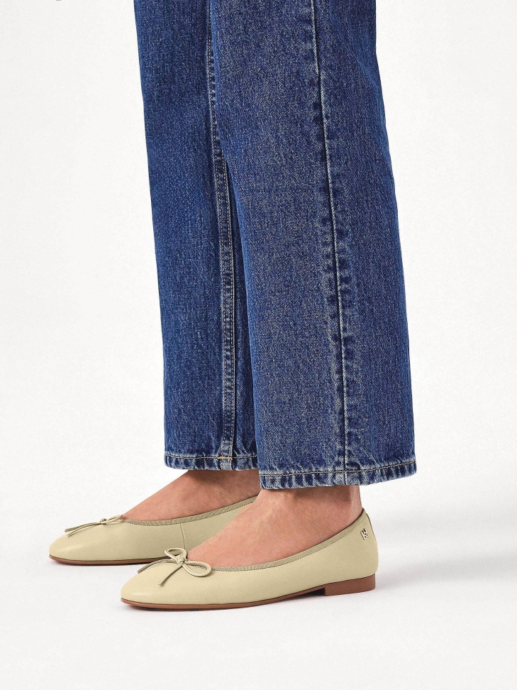 Kremowe baleriny z kokardką na nosku  EILEEN