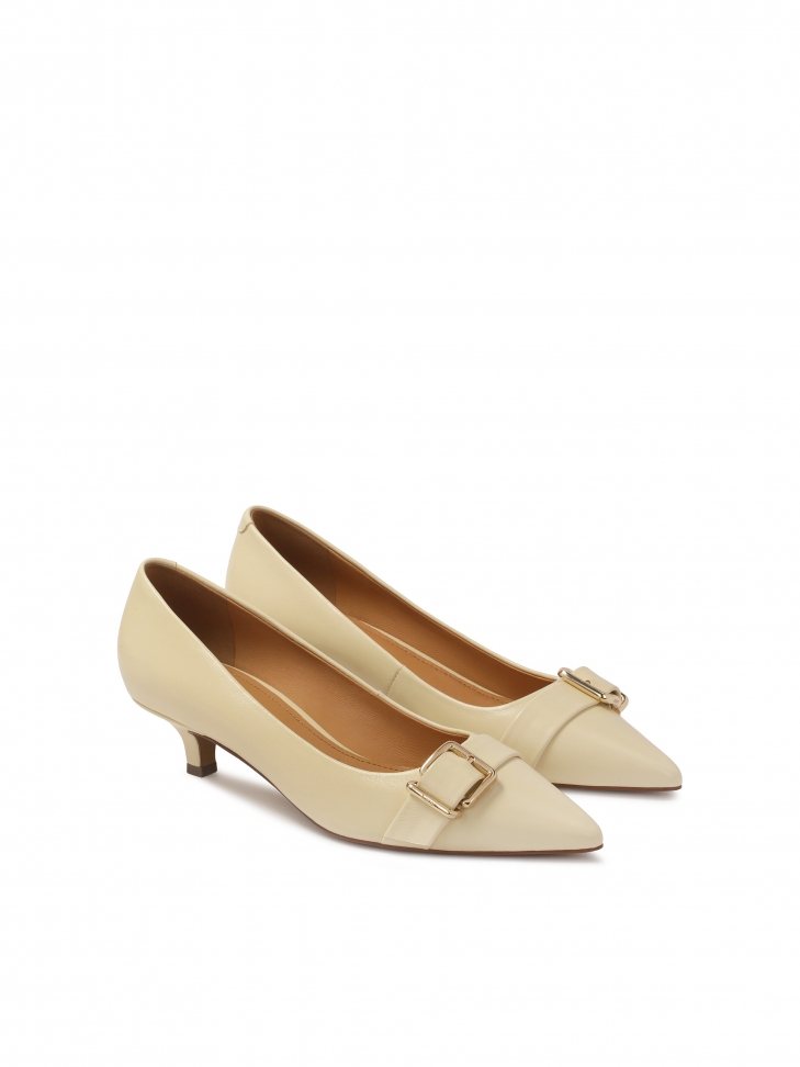 Niskie skórzane czółenka z klamrą IRIA