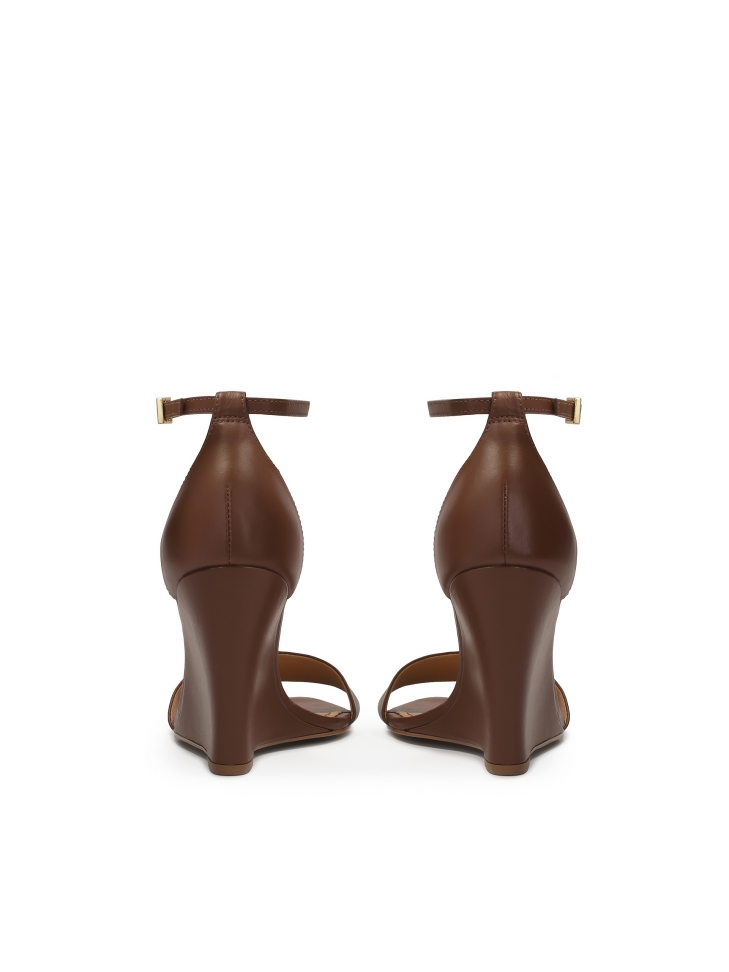 Brązowe skórzane sandały z koturnem IRINA