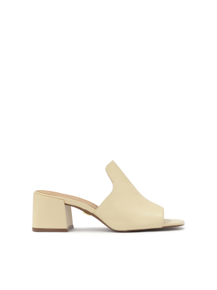 Skórzane klapki na szerokim obcasie SAGE