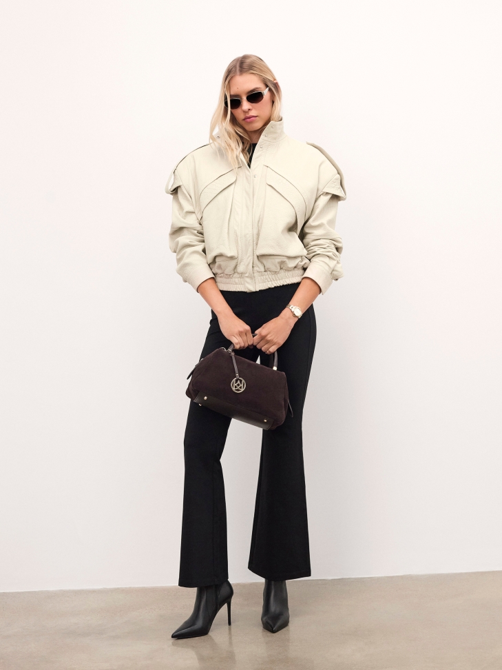 Brązowa torebka z zamszu i skóry naturalnej z brelokiem WENNY