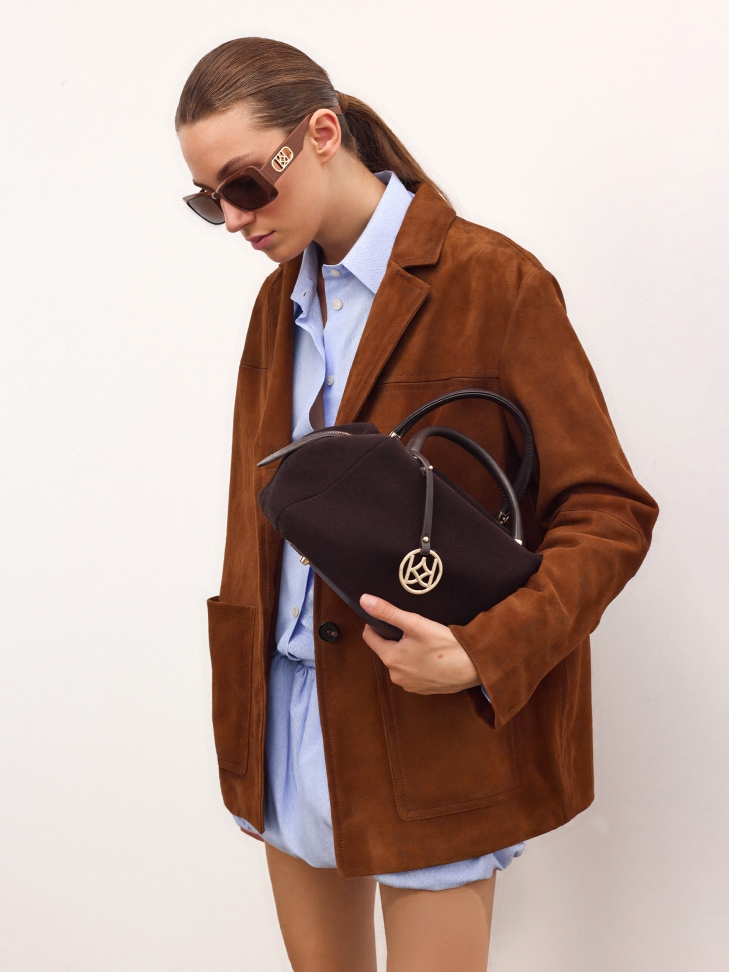 Brązowa torebka z zamszu i skóry naturalnej z brelokiem WENNY