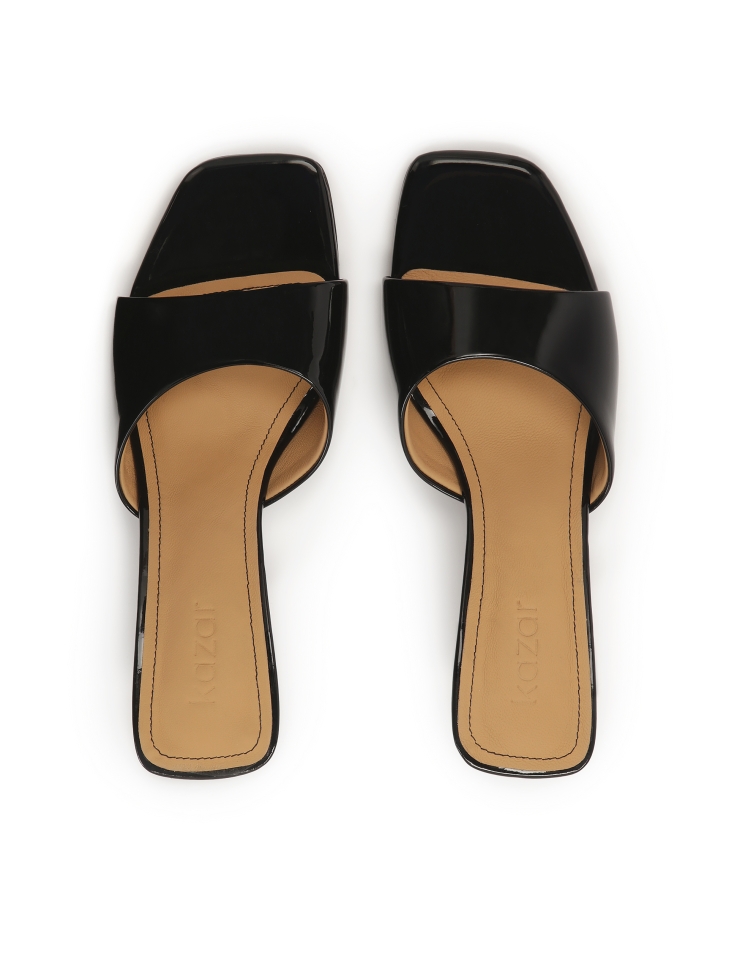 Lakierowane czarne klapki z kwadratowym noskiem STORY