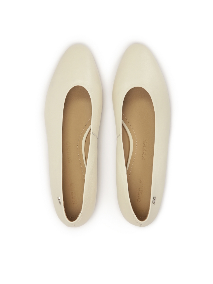 Wsuwane czółenka z naturalnej skóry z monogramem KS OTTILIE