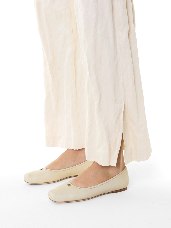 Kremowe baleriny o kwadratowej linii KS EDMEE