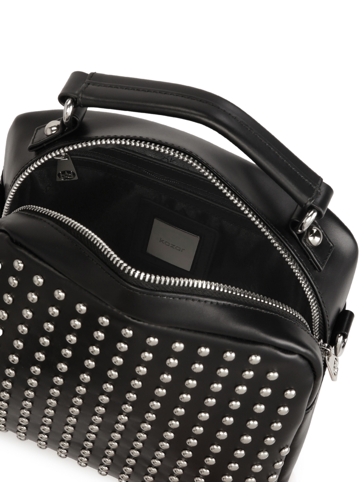 Czarna torebka zdobiona srebrnymi nitami NASIRA