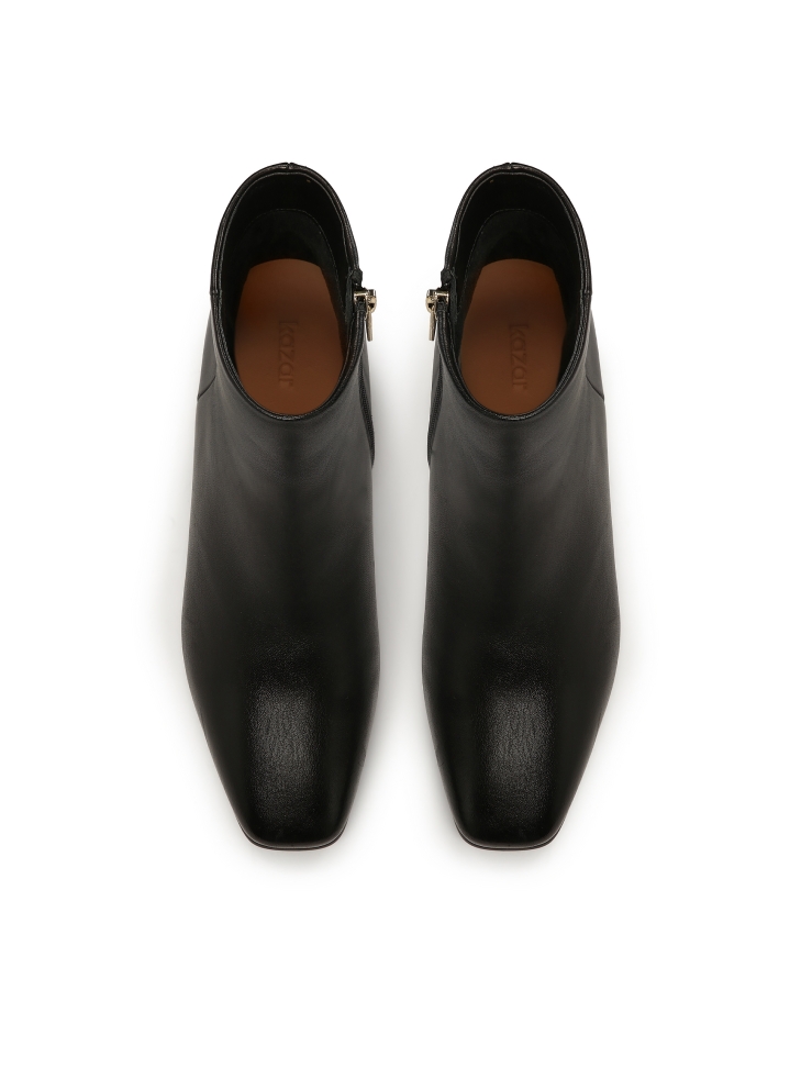 Czarne skórzane botki na słupku ERDA