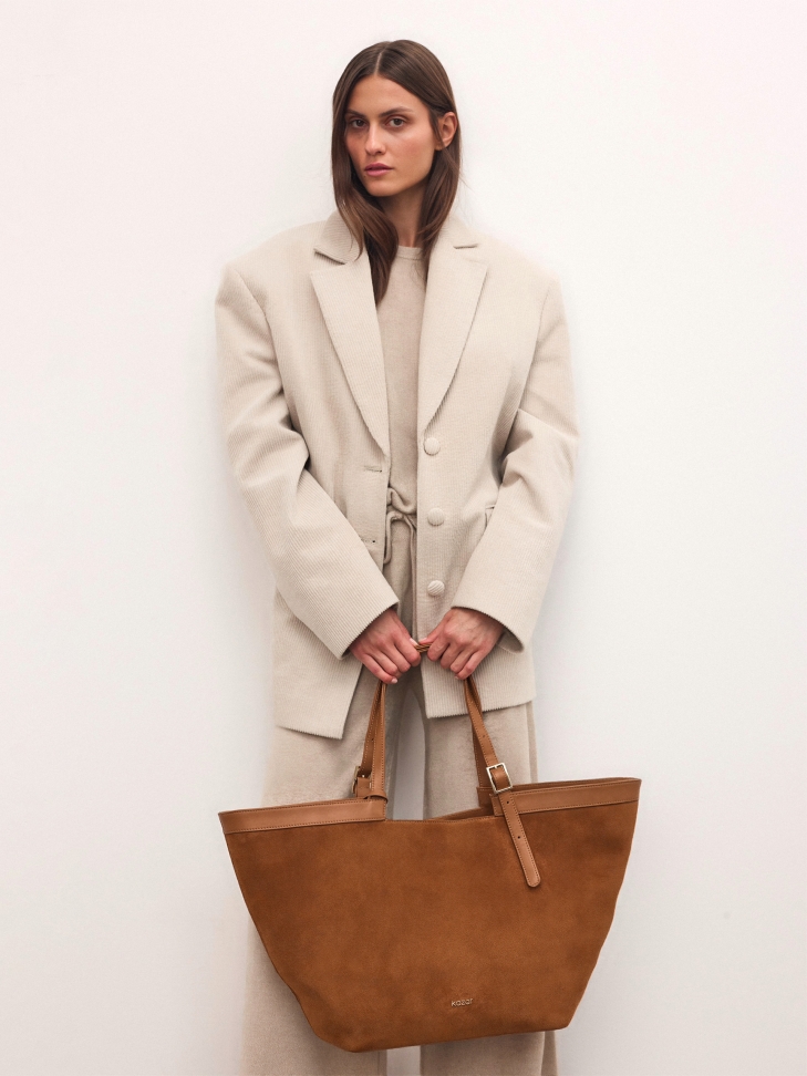 Zamszowa jasnobrązowa torebka trapez NAN