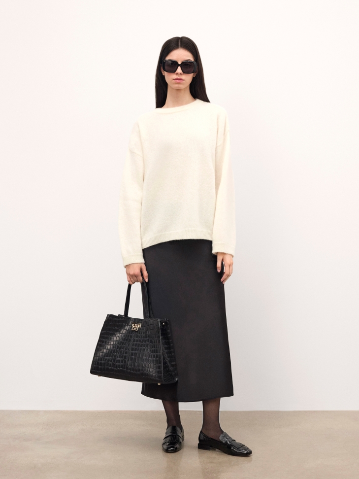 Czarne półbuty z marszczonej skóry lakierowanej LIRENNA