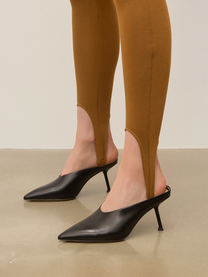 Czarne klapki z pełnym przodem KS ELYSIE